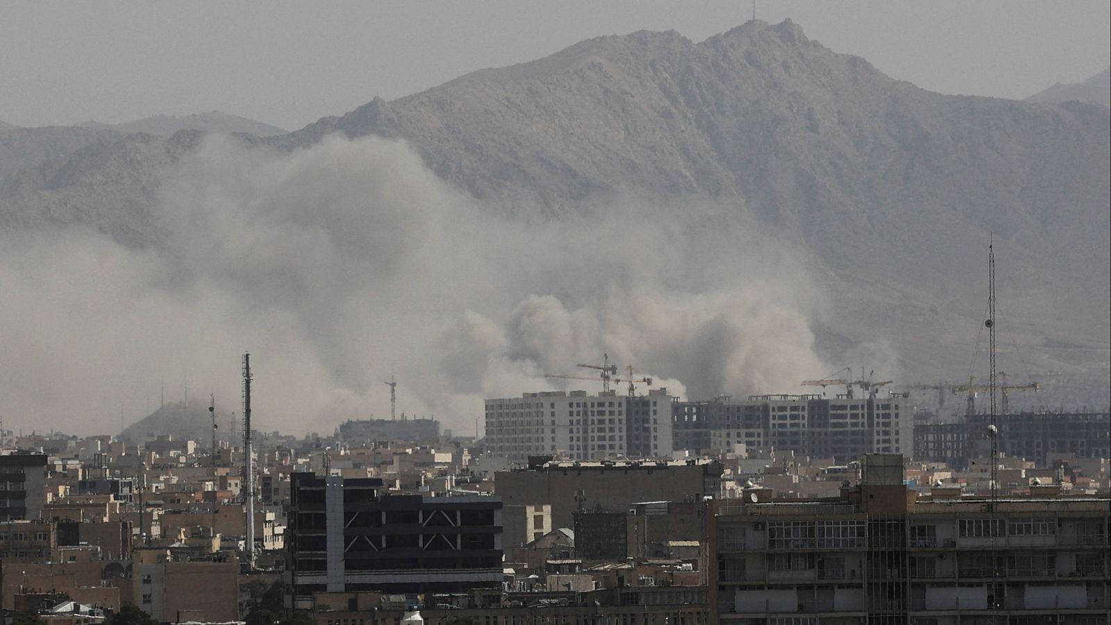 Estados Unidos e Irán intercambian ataques por novena noche consecutiva