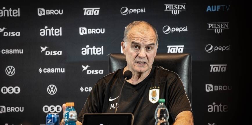 Bielsa se une a la polémica y lanza un dardo a la FIFA antes de enfrentarse a Cabo Verde.