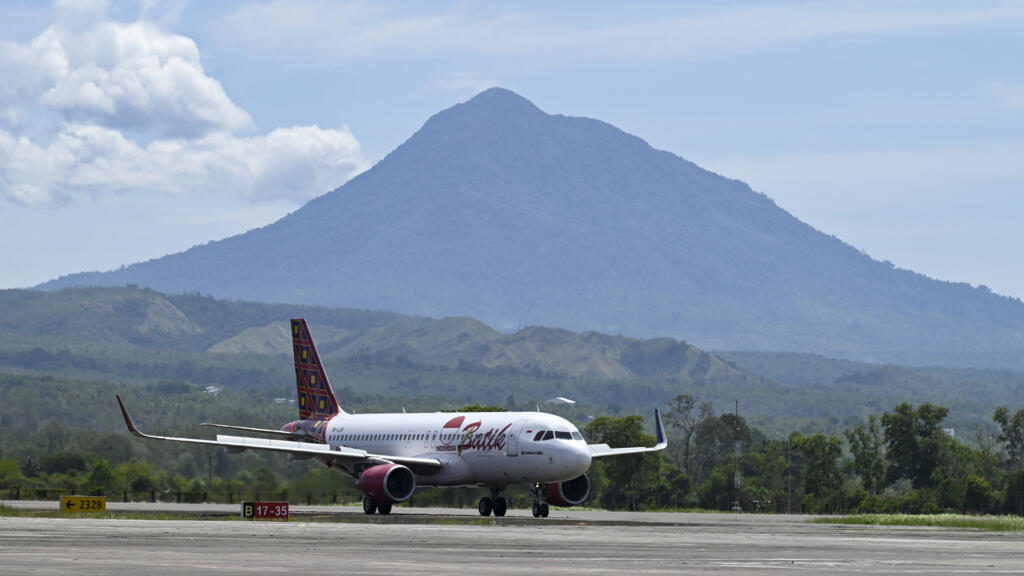 Indonesia sube hasta un 38 % los recargos al combustible de aviación.