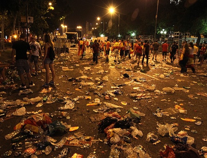 Madrid amaneció sepultada bajo toneladas de basura tras las celebraciones del Mundial