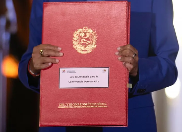 Venezuela pone en marcha una comisión especial para ejecutar la ley de amnistía.