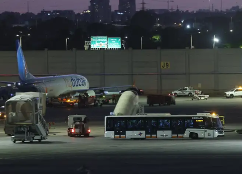 Primer vuelo israelí de repatriación llega a Tel Aviv desde Dubái