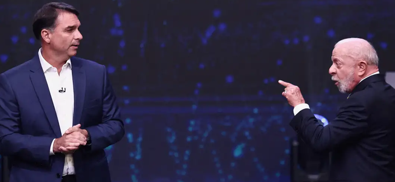 Lula y Flávio Bolsonaro protagonizan un debate marcado por los ataques personales