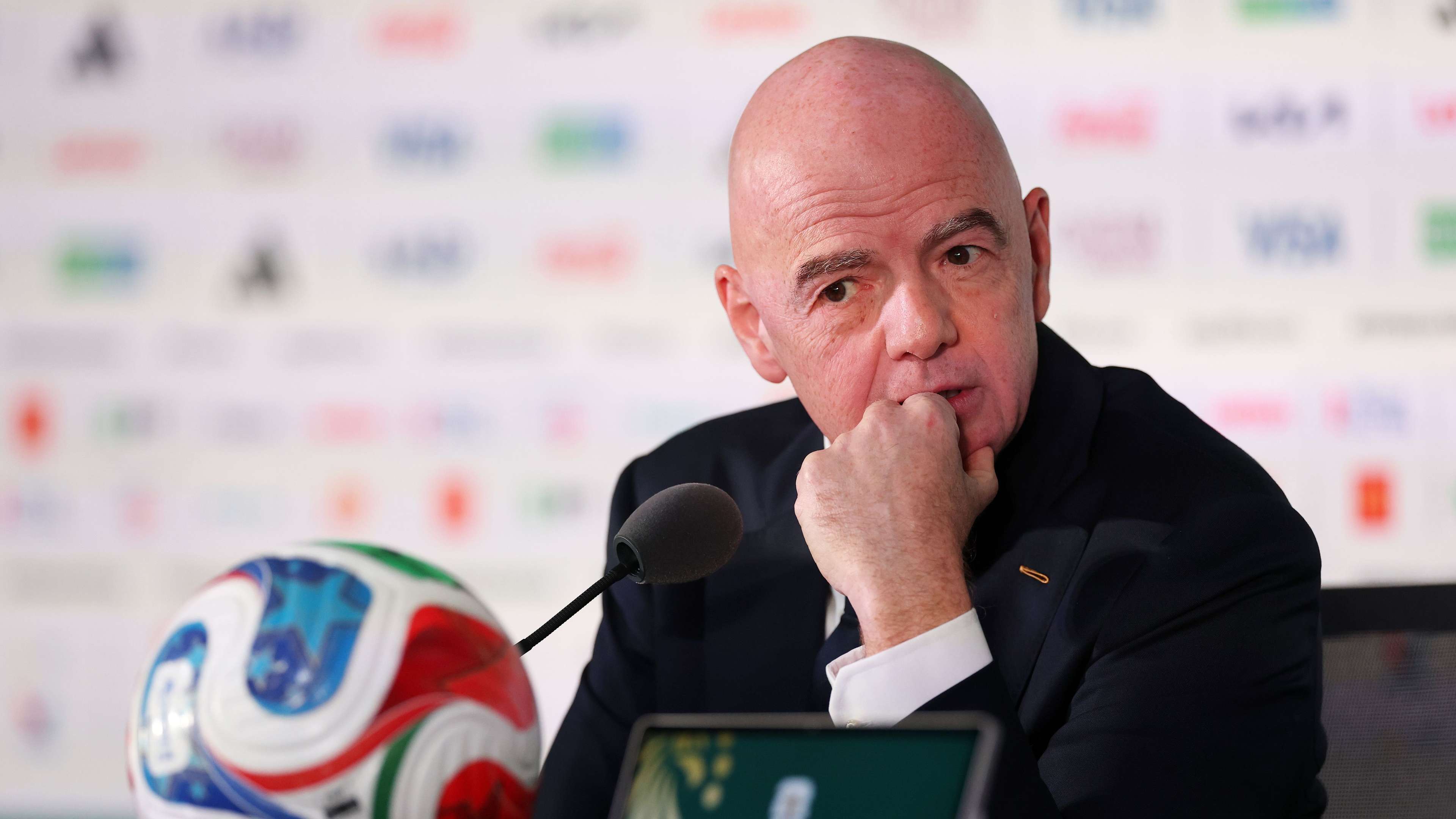 FIFA genera polémica al vender accesos pagados a la rueda de prensa de la final del Mundial