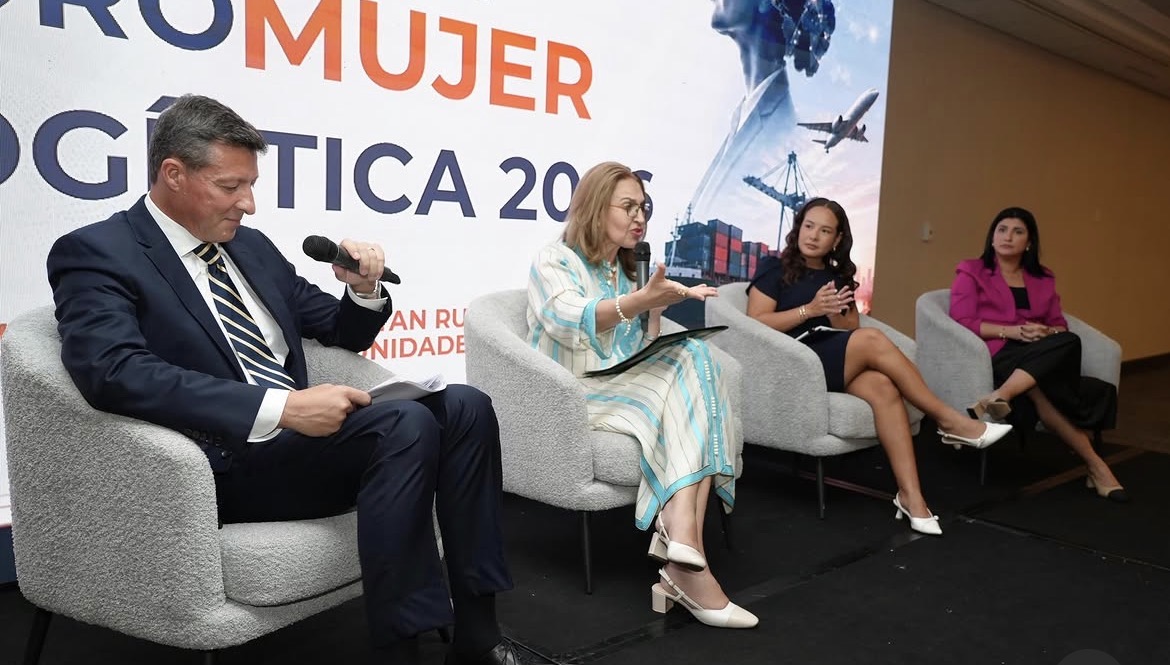 Marruecos destaca el liderazgo femenino en el foro «Mujer y Logística» en Panamá.