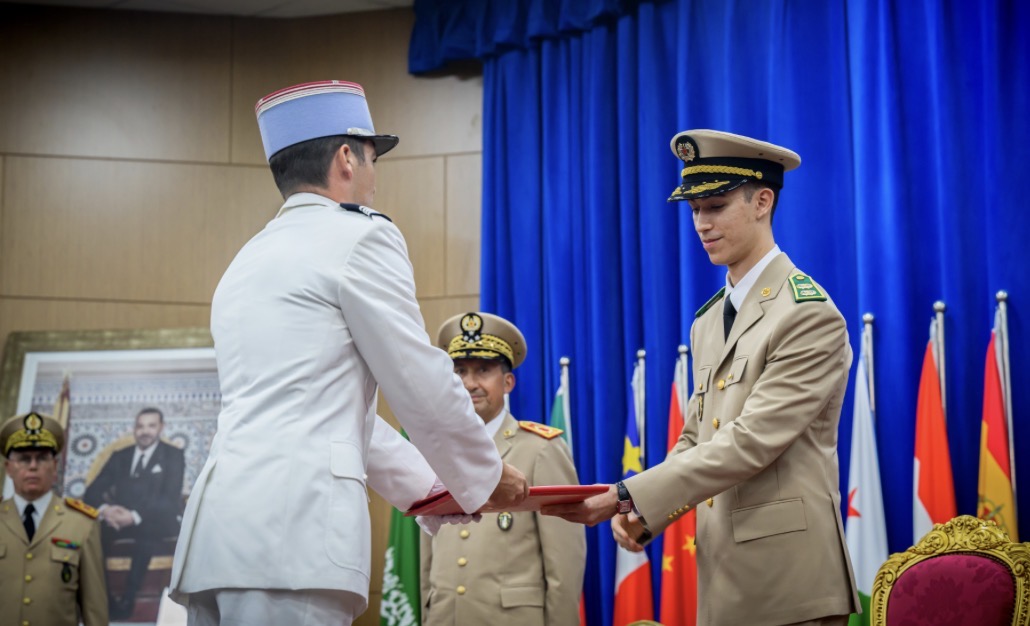 Moulay El Hassan encabeza la ceremonia de graduación de las nuevas promociones militares.
