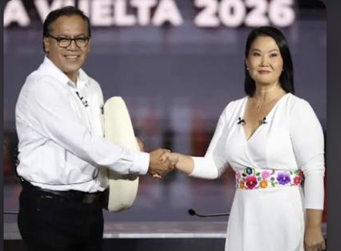 Perú vive una elección de infarto: Keiko Fujimori toma una mínima ventaja