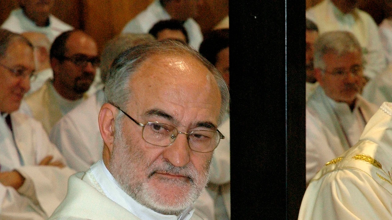 El Vaticano abre una investigación al cardenal de Rabat tras cinco denuncias * Cristóbal López Romero se aparta.