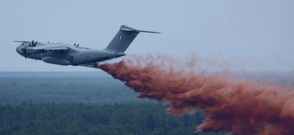 Los incendios forestales continúan extendiéndose entre Francia y España.