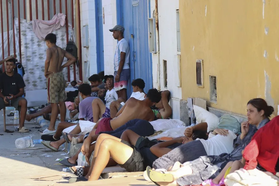 El Gobierno prevé iniciar en pocas semanas el traslado de menores desde Ceuta.
