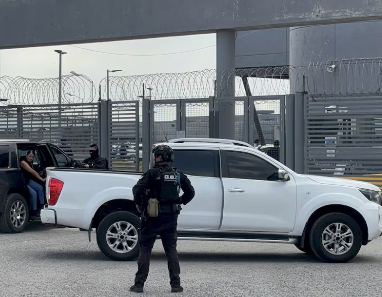 La investigación de Ayotzinapa da un giro político de alto impacto.