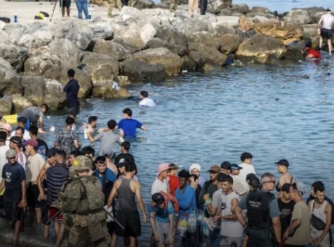 Investigan en Larache a una candidata a la migración irregular por difundir información falsa.