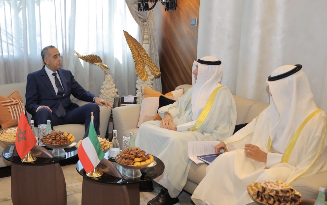 Hammouchi recibe al embajador de Kuwait en Rabat para reforzar la cooperación de seguridad.