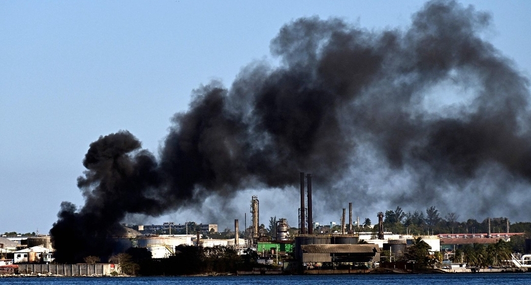 Incendio en la refinería Ñico López agrava la crisis energética en Cuba.