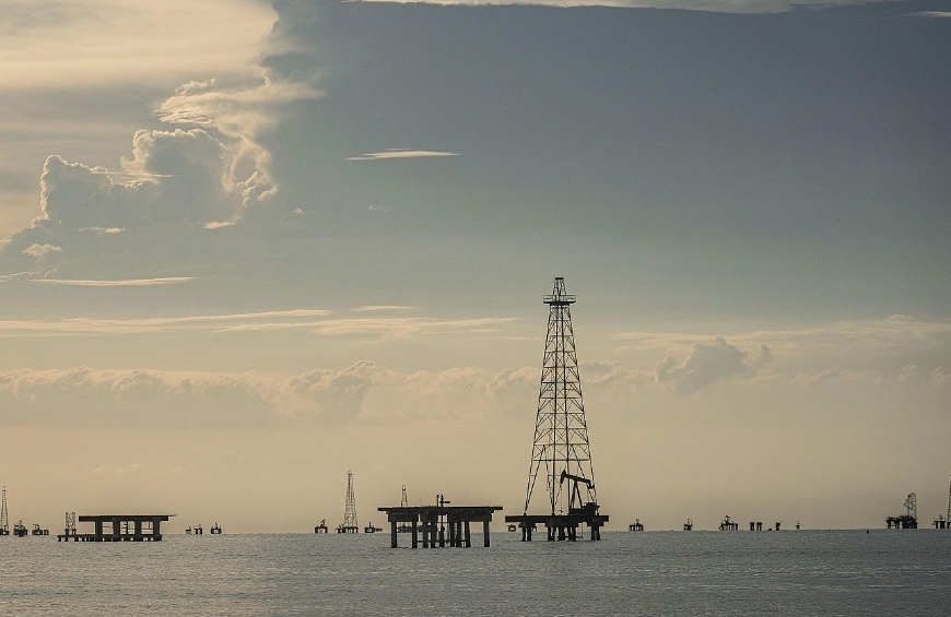 EE. UU. autoriza a Repsol y otras petroleras a volver a operar en Venezuela.