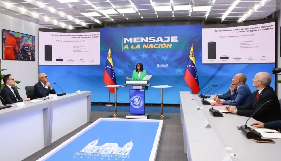 Delcy Rodríguez recibe misión del Banco Mundial en Caracas.