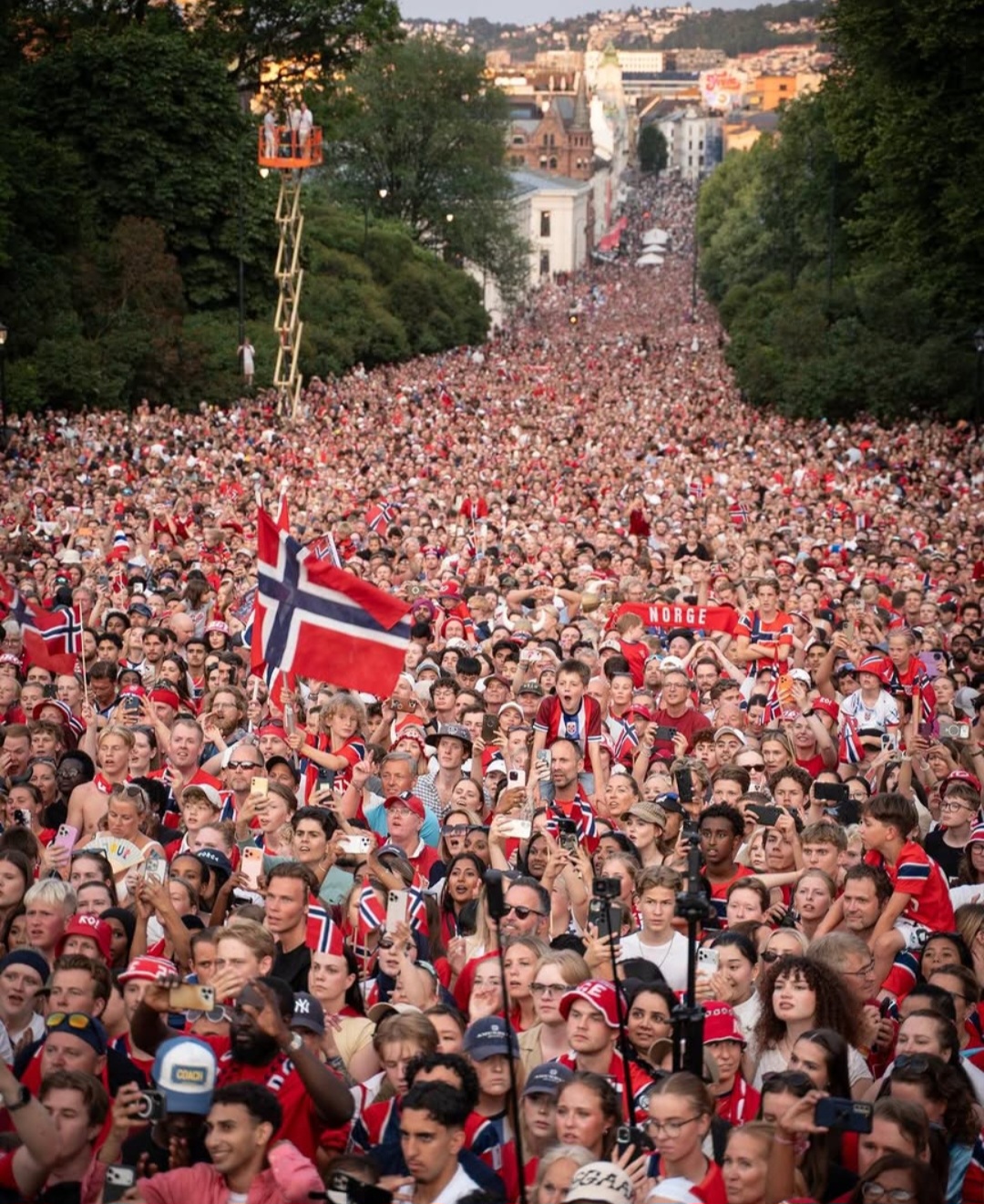 Noruega recibe como héroes a su selección: 90.000 personas celebran el mejor Mundial de su historia