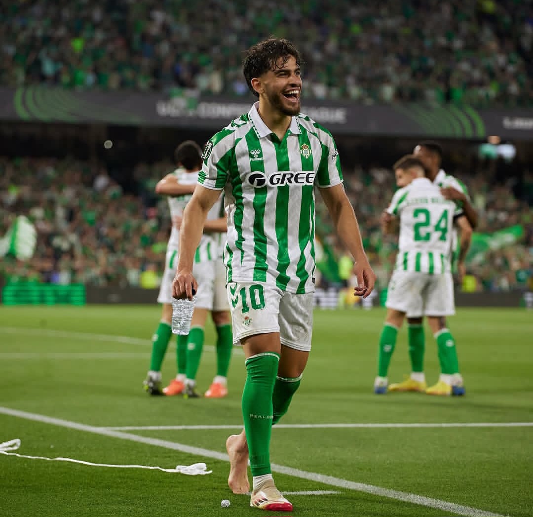 Buenas noticias en Sevilla: Ezzalzouli regresa a la lista del Betis tras superar sus problemas físicos