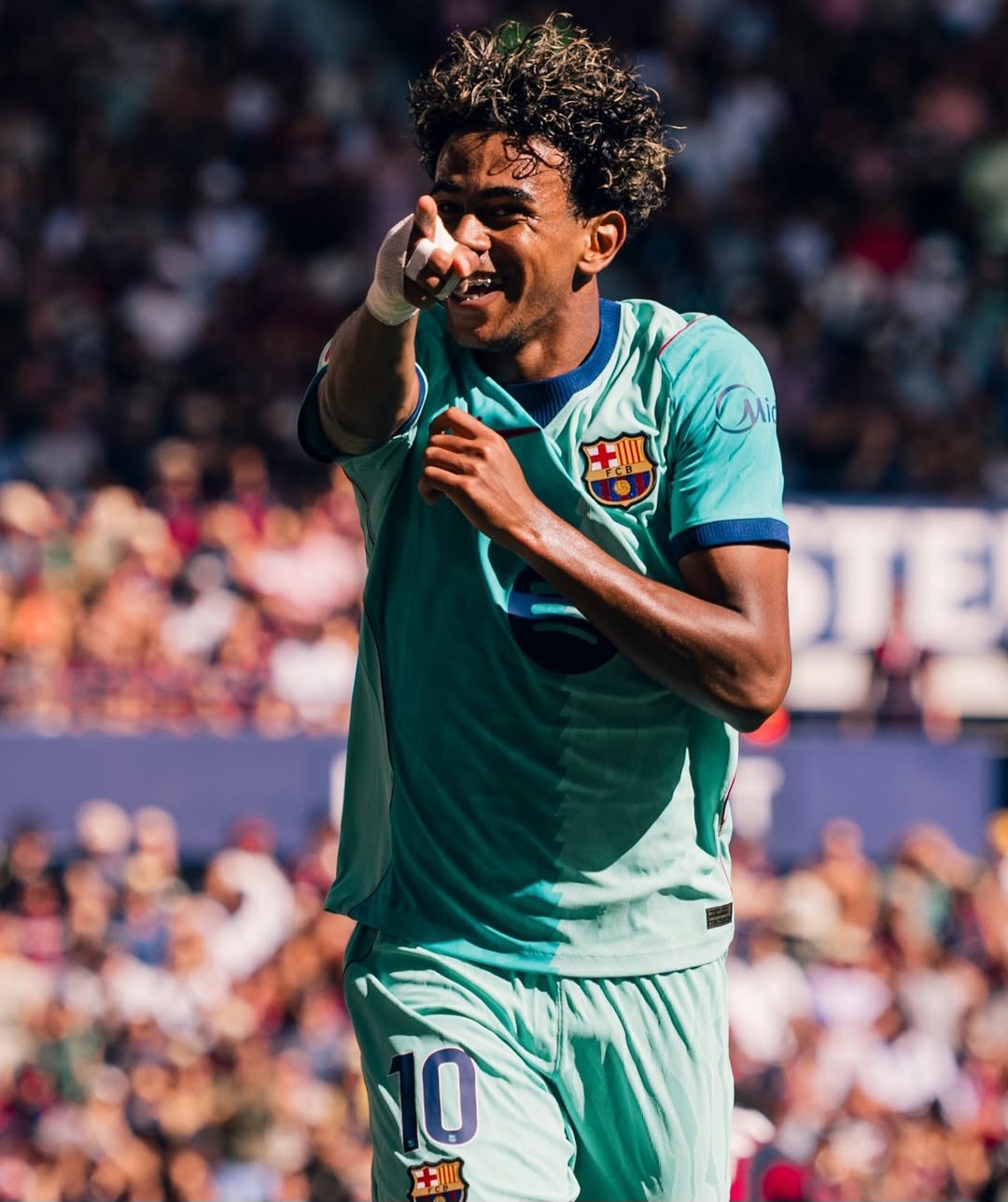 El Barcelona se complica un partido que dominaba y acaba ganando 4-2 en la Ciutat de Valencia