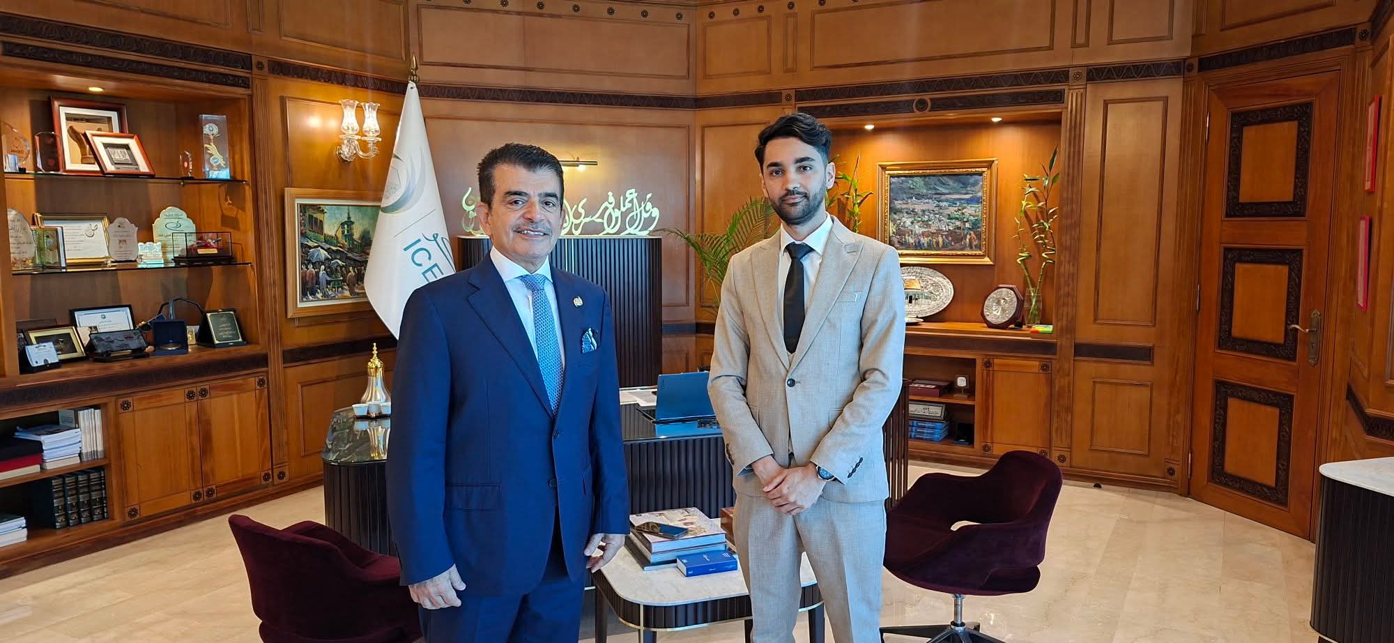 el artista plástico e investigador Nadir Nakhcha fue recibido oficialmente por Su Excelencia el Dr. Salem bin Mohammed Al-Malik.