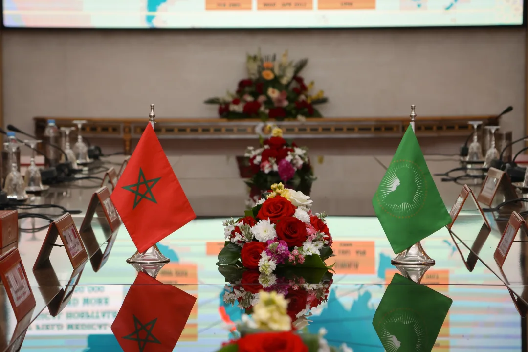 #التعاون_العسكري_المغربي في إطار تعزيز الشراكات الإفريقية في قضايا السلم والأمن، يواصل مفوض الا (4).webp