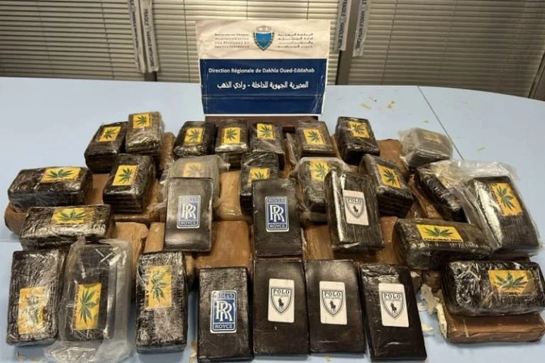 Guerguerat: descubren 300 kilos de hachís ocultos en una camioneta.