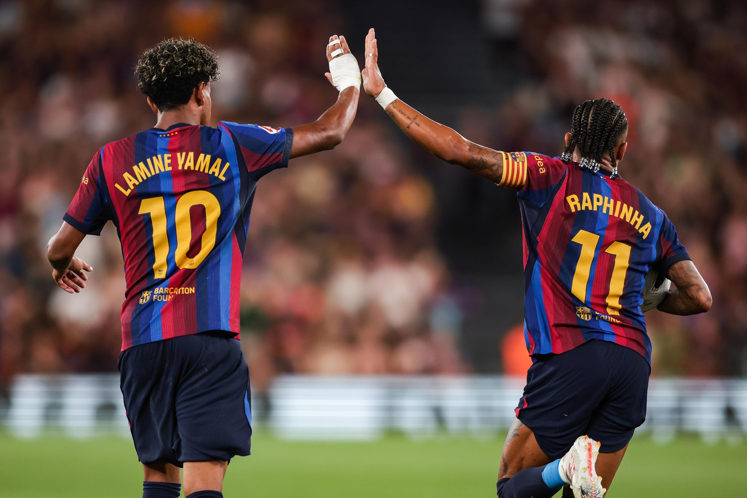 El Barça remonta con exhibición de Lamine Yamal y Raphinha (2-5)