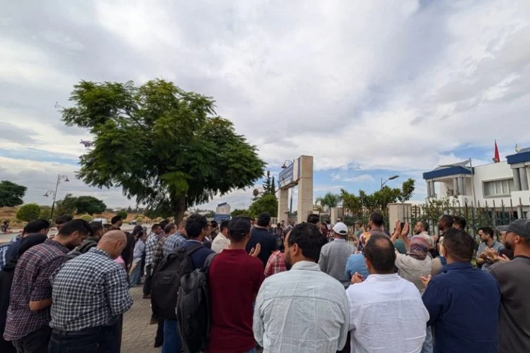 Las nuevas tasas universitarias movilizan a estudiantes trabajadores en Fez