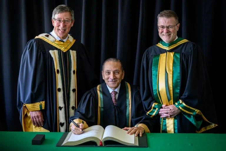 Sherbrooke distingue a Moulay Hafid Elalamy con un doctorado honoris causa.