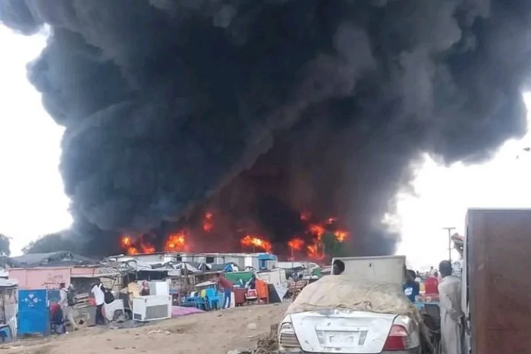 Un ataque del Ejército sudanés contra un mercado deja 53 muertos y 27 heridos.